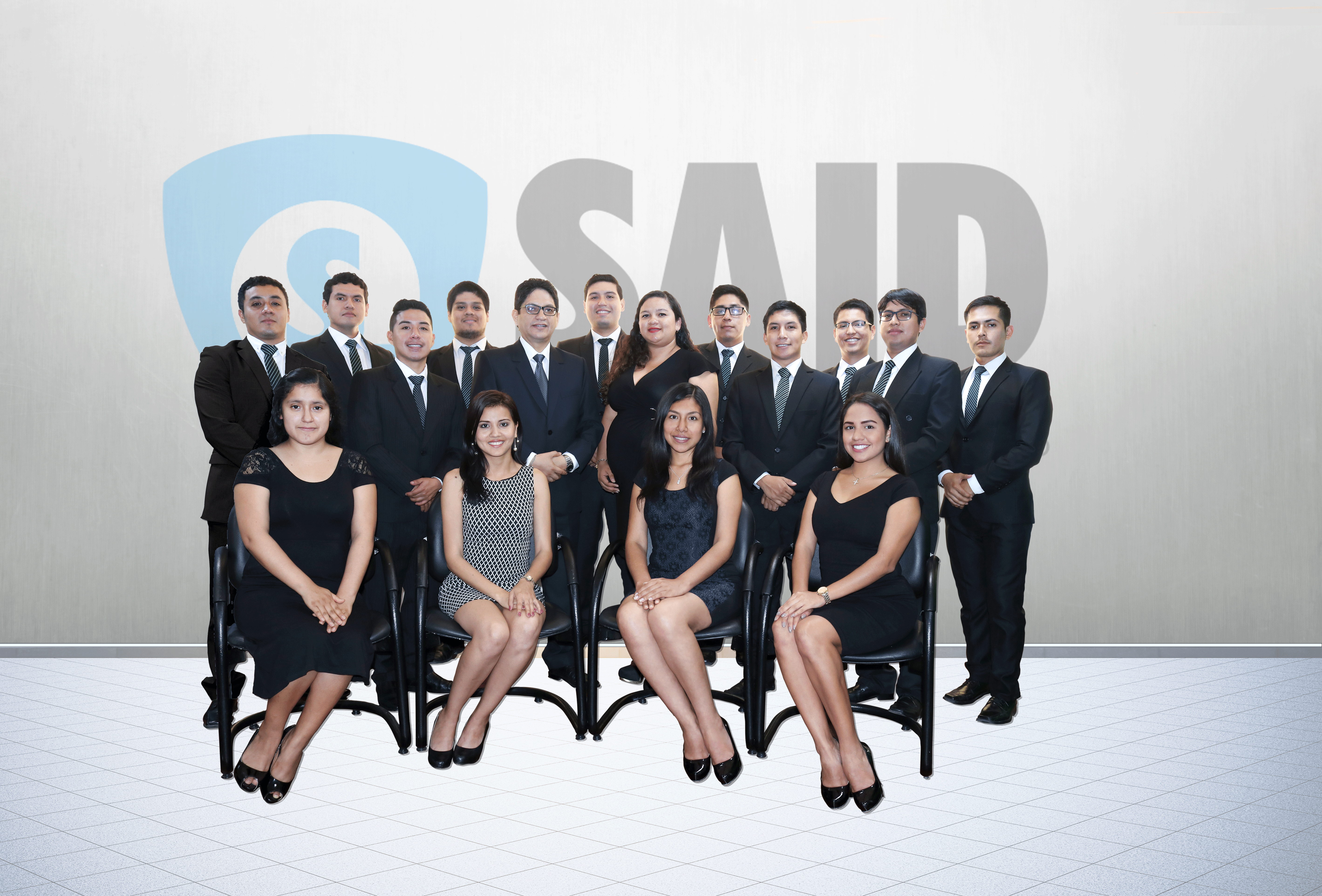 Miembros del equipo, que trabajan con la finalidad de influir en la persona y con el propósito de contribuir a la sociedad.